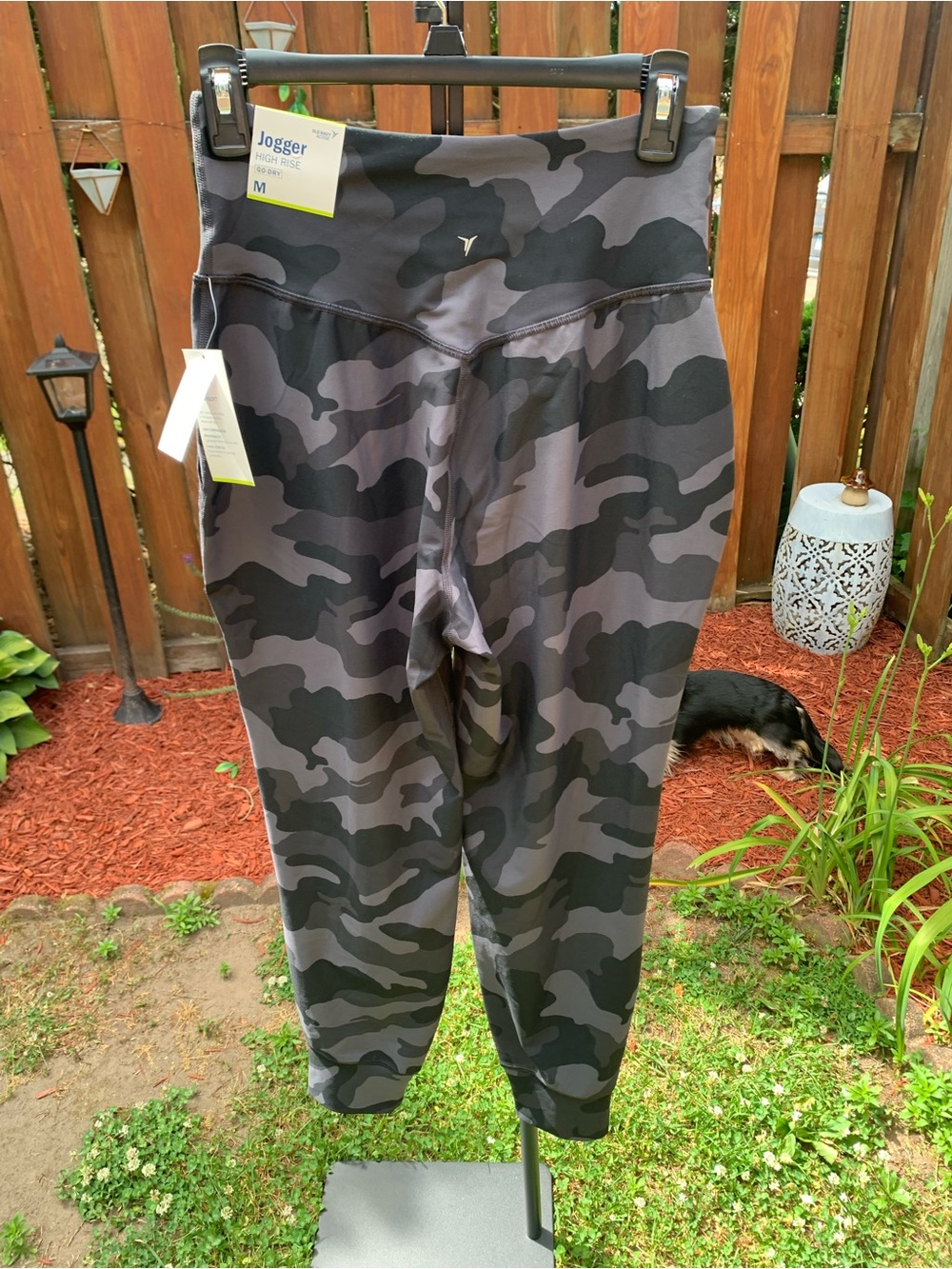 Old Navy Black & Gray Camo High-Rise Leggings - Picture 5 of 6